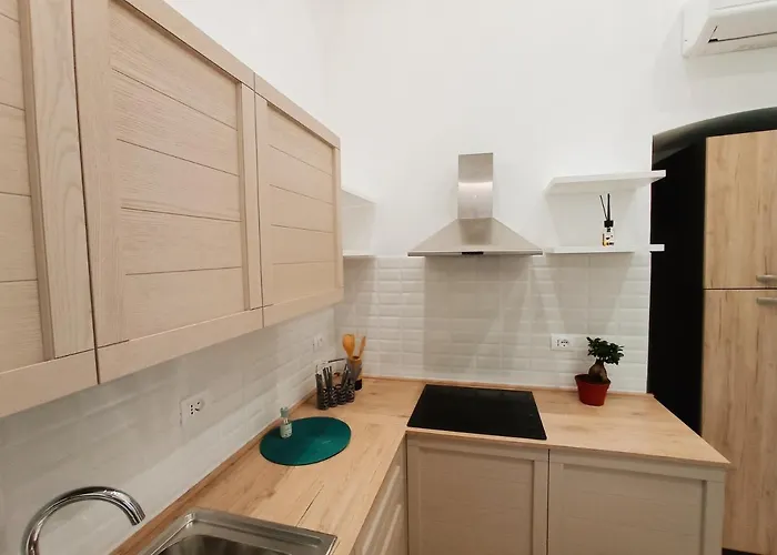 فندق مبيت وإفطار Elifani Marina